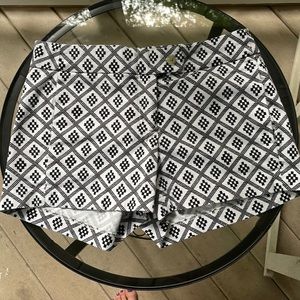 J Crew Black and White Pattern Chino Shorts Size 0 Stretch